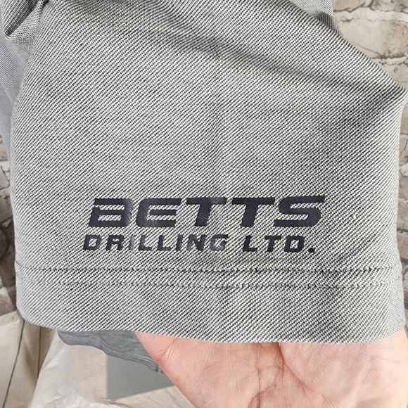 Travis Mathew Golf Polo Striped Gray Heather Measures as XL - Picture 10 of 13